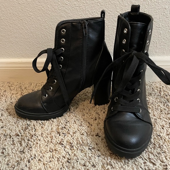 Brash Shoes - Brash lace up black boots